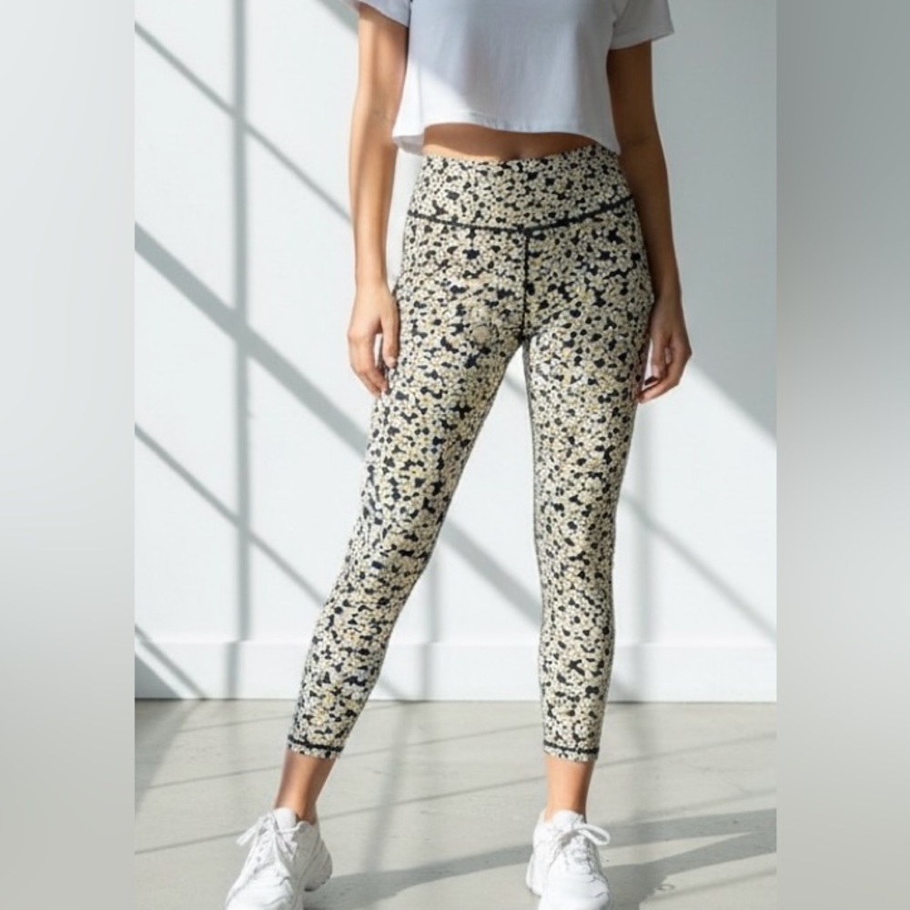 Weissman Floral (Daisies) Patterned High-Waisted Leggings, upper lined, Small